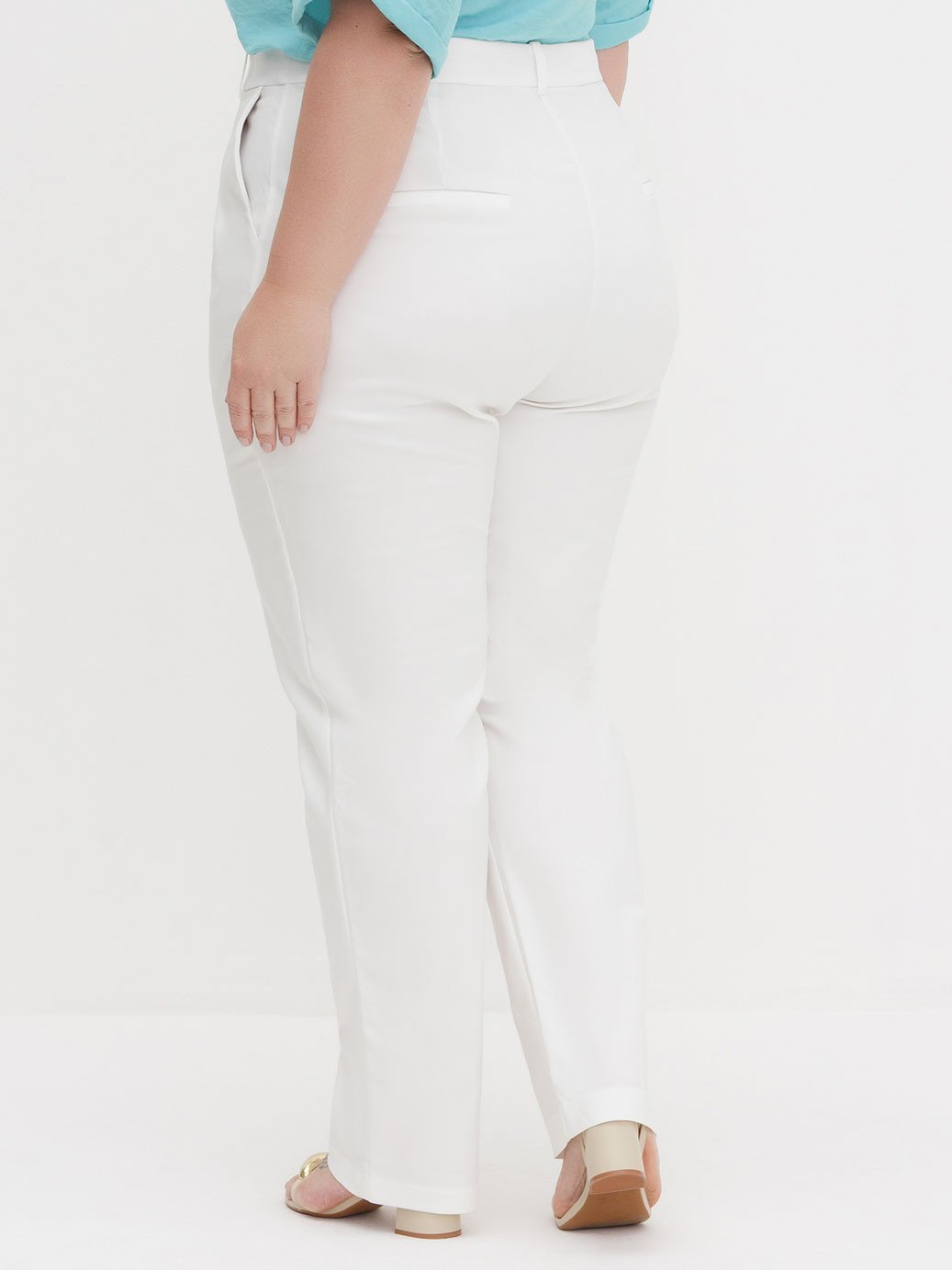 Calça de Alfaiataria Reta Slim Plus Size Off White Helora