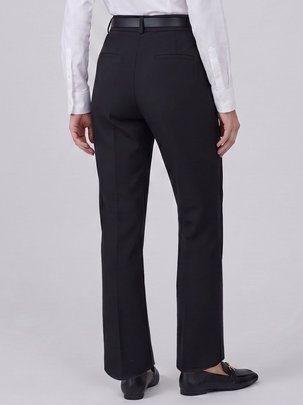 Calça Reta Slim de Alfaiataria Preta Reese