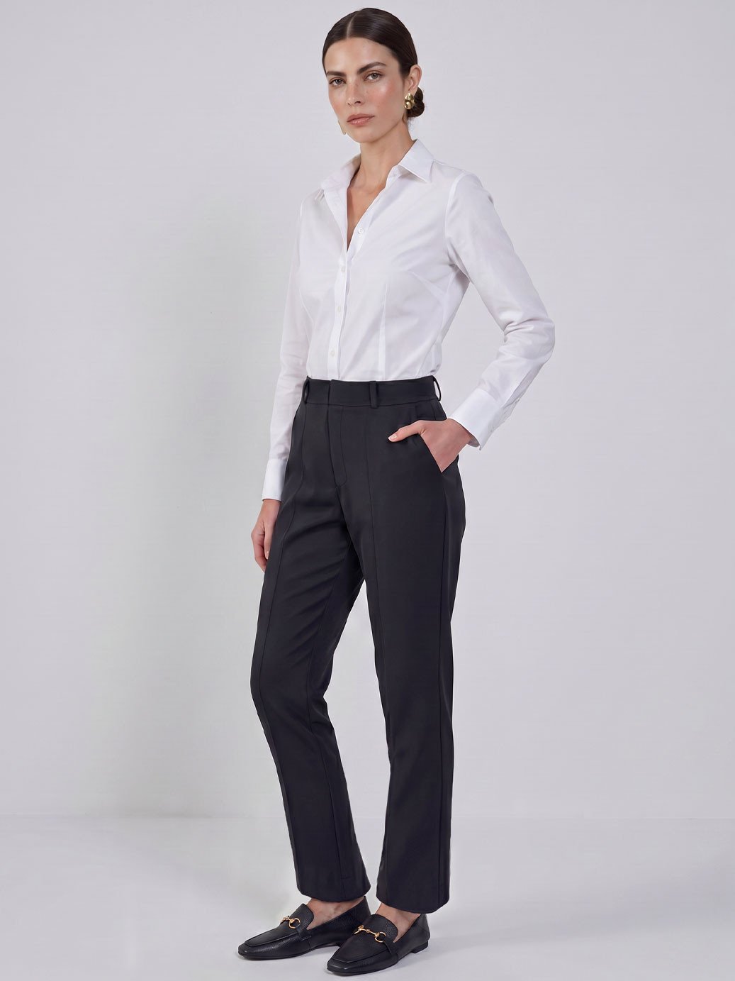Calça Reta Slim de Alfaiataria Preta Reese