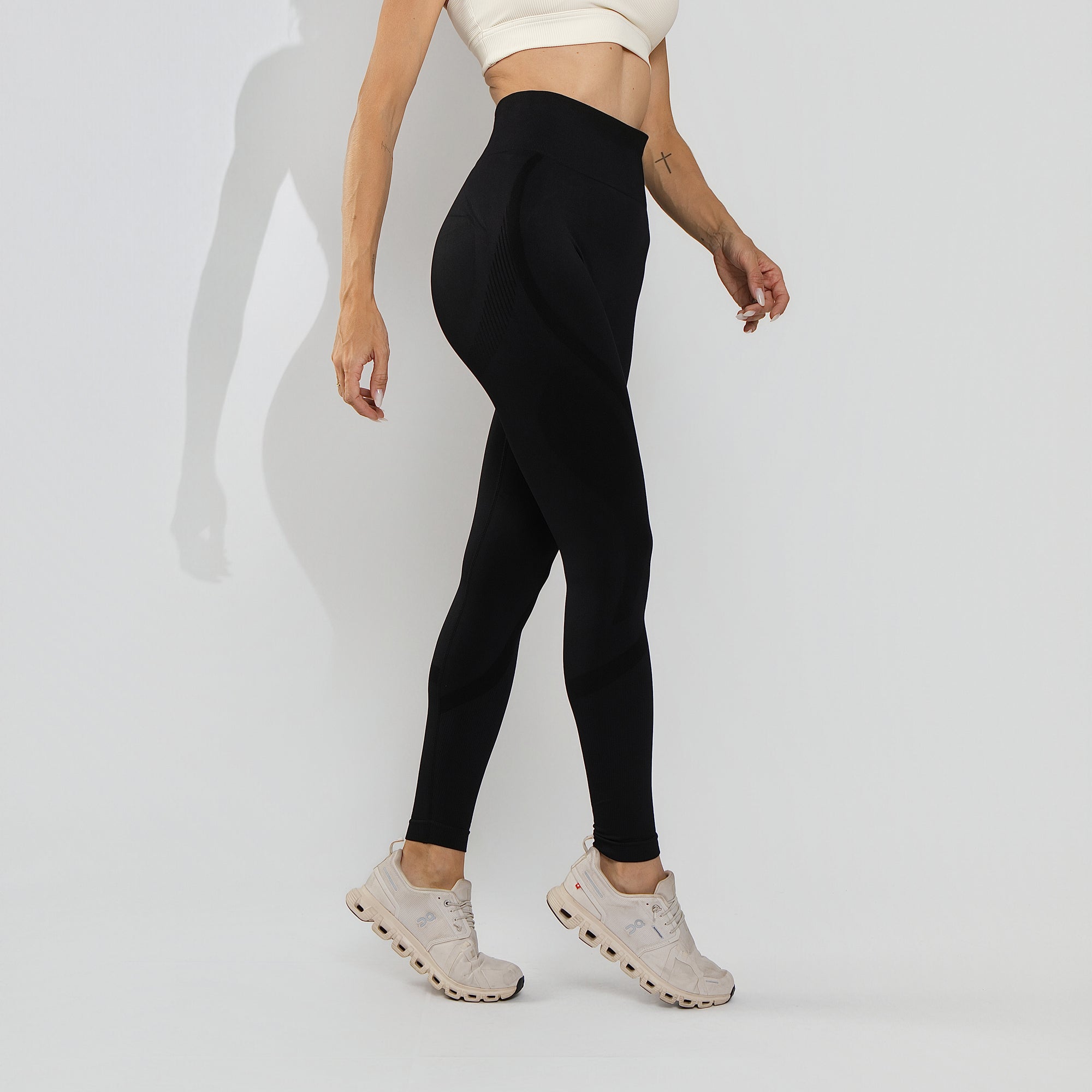 Calça Legging Poliamida Corte Básico Cintura Alta Preto LG2407