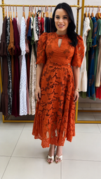 Vestido Midi em Renda Floral