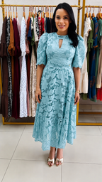 Vestido Midi em Renda Floral