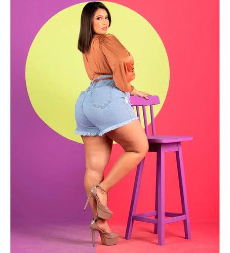 Short Jeans Plus Size Feminino Com Cinto Barra Desfiada