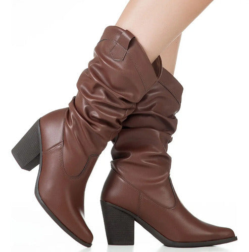 Bota Feminina Slouch Western Enrugado Bico Fino Country