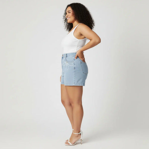 Short Jeans Plus Size Bordado Barra Feita Cintura Alta Liso