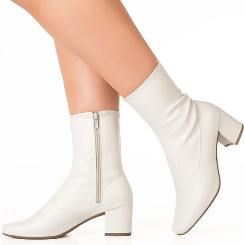 Bota Branca Feminina Stretch Bico Quadrado Salto Grosso