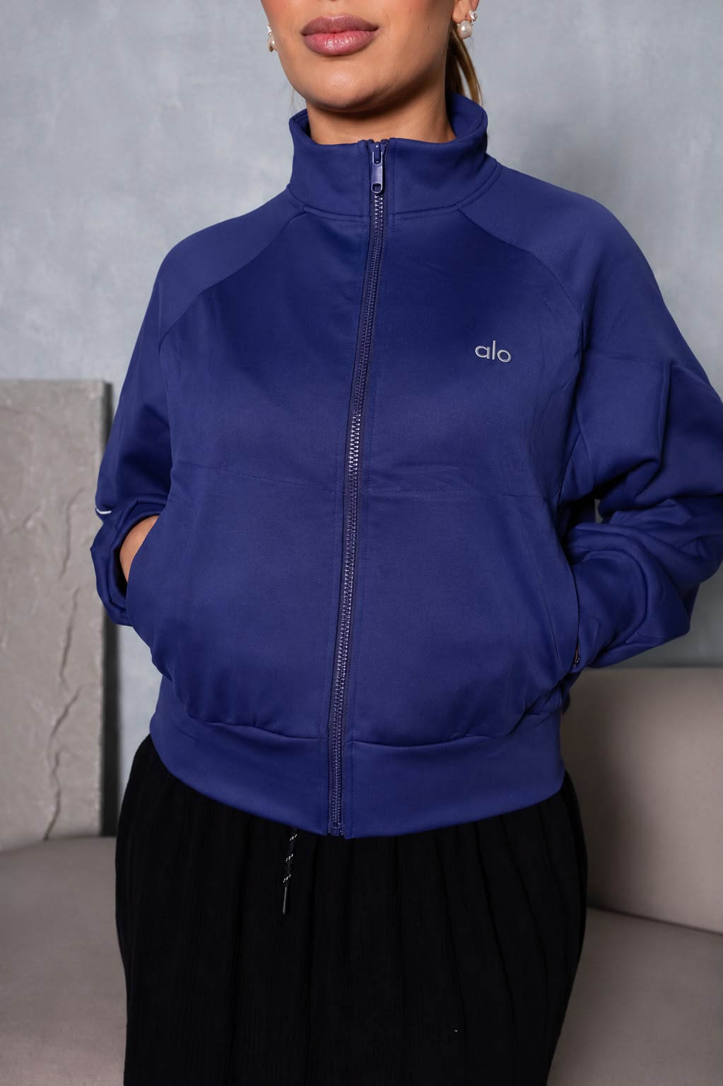 Jaqueta Feminina Esportiva Premium com Zíper – Preta