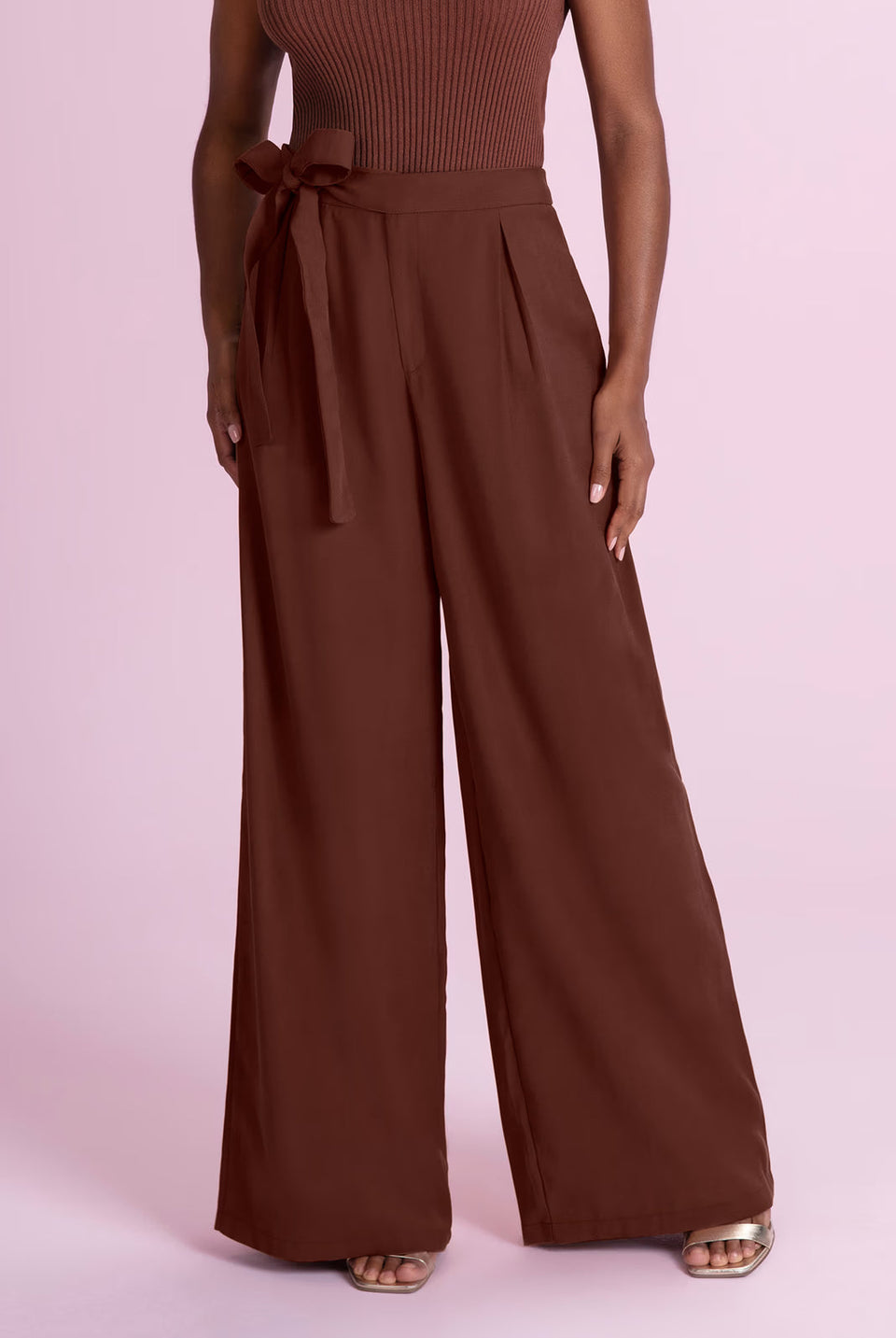 Calça alfaiataria com cinto