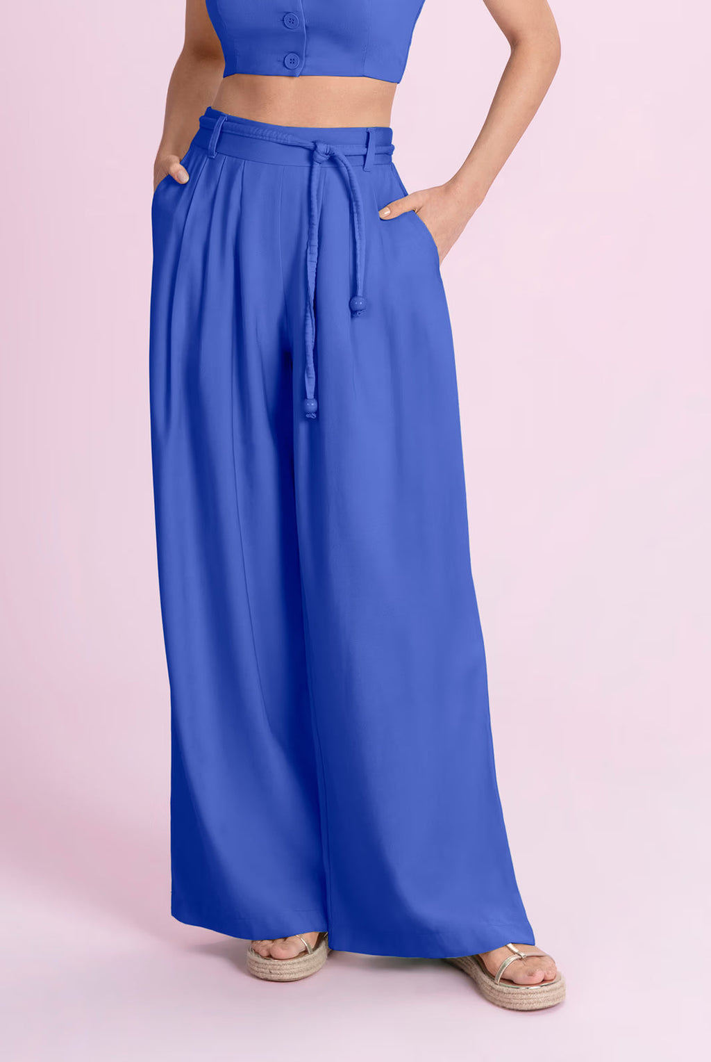 Calça alfaiataria pantalona com cinto