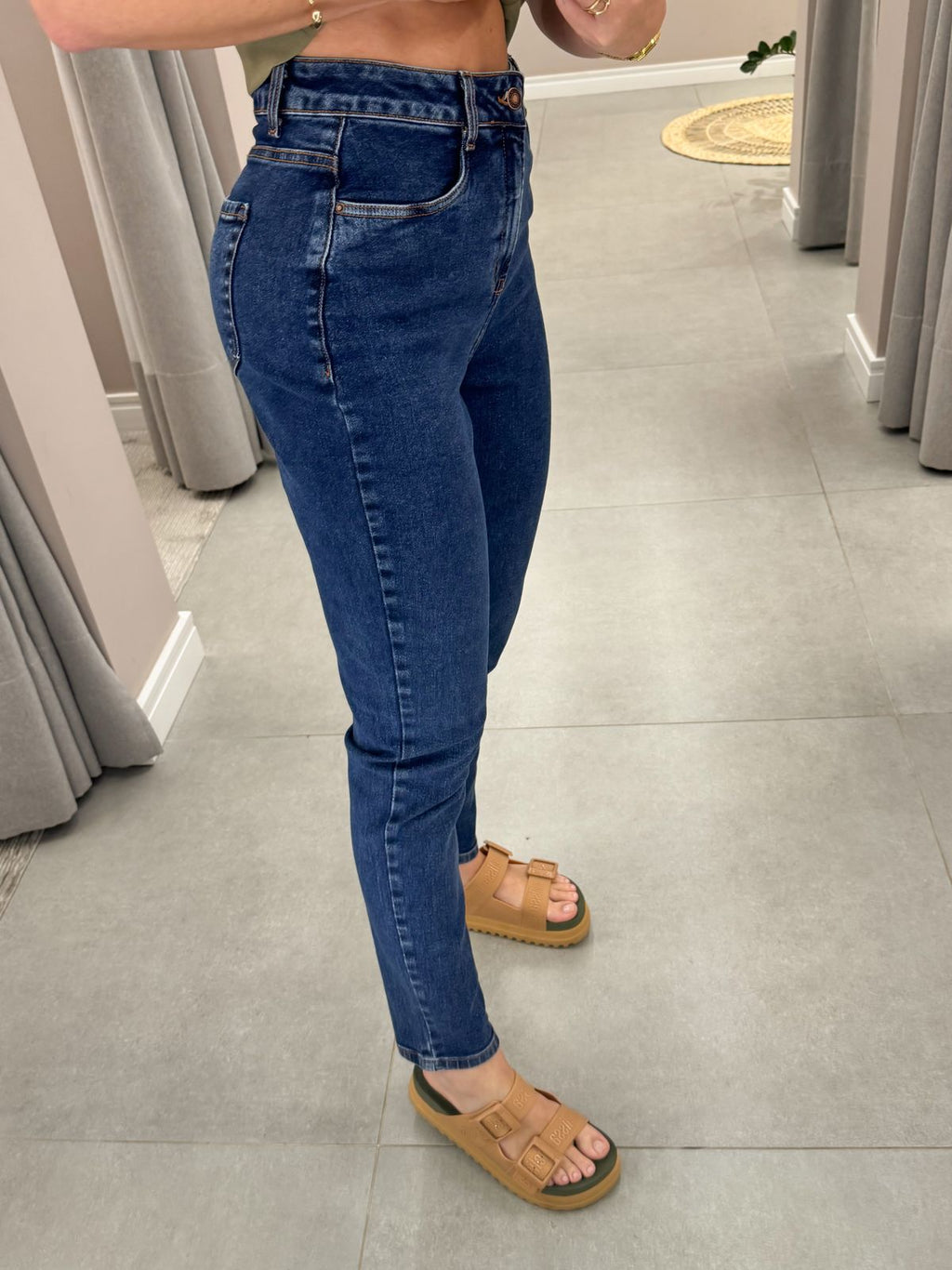 CALÇA JEANS MOM DUDA