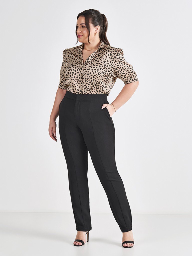 Calça Reta Slim de Alfaiataria Plus Size Preta Emiliana