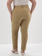 Calça de Alfaiataria Reta Slim Plus Size Mocha Mousse Giovana