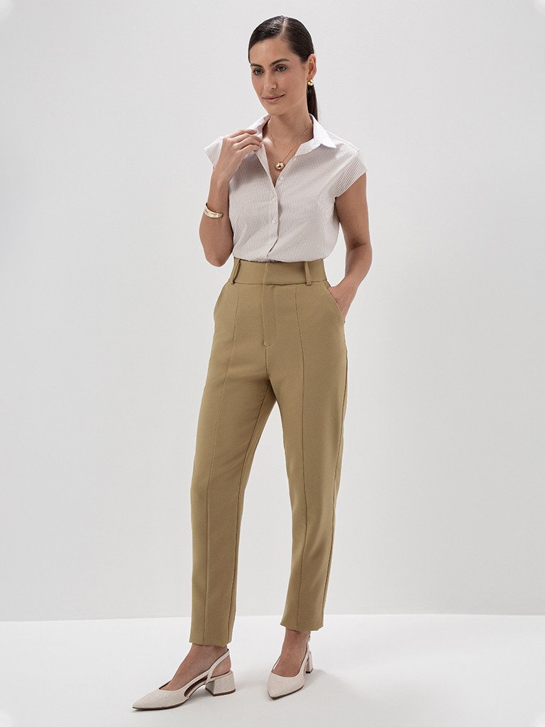 Calça de Alfaiataria Reta Slim Mocha Mousse Giovana