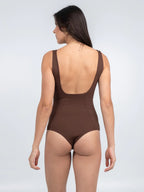 body decote quadrado brenda marrom
