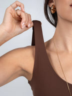 body decote quadrado brenda marrom