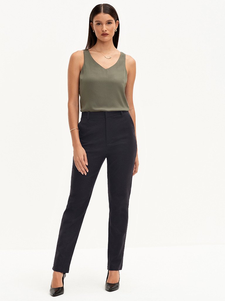 Calça Preta Reta Slim de Alfaiataria Lorena