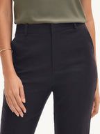 Calça Preta Reta Slim de Alfaiataria Lorena